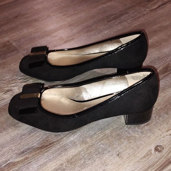 Bandolino Womens BDXIMENA Black Faux Suede Bow Block heel Shoes Size 6.5 M - Picture 3 of 6